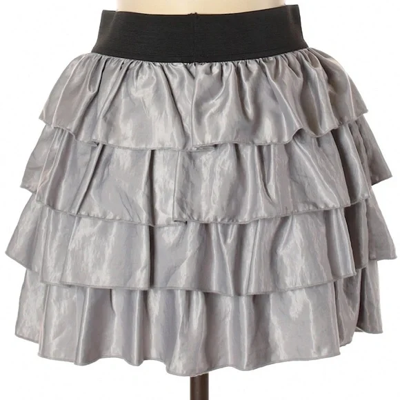 Material Girl Silver Metallic Ruffled Mini Skirt - Picture 5 of 12